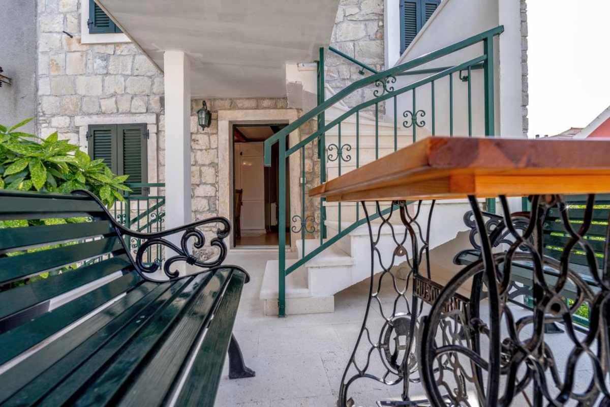 Apartments Inn Baška Voda Kültér fotó