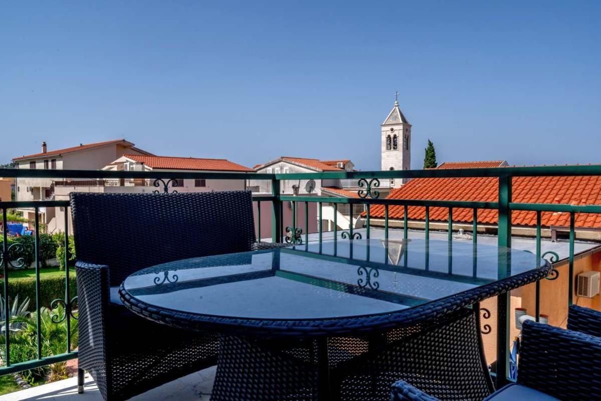 Apartments Inn Baška Voda Kültér fotó